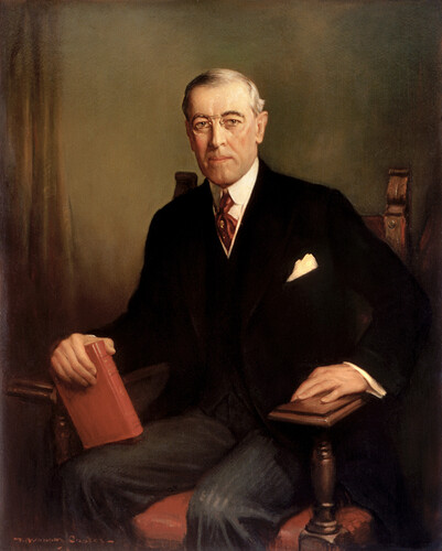 https://upload.wikimedia.org/wikipedia/commons/5/5b/President_Woodrow_Wilson_(1913).jpg